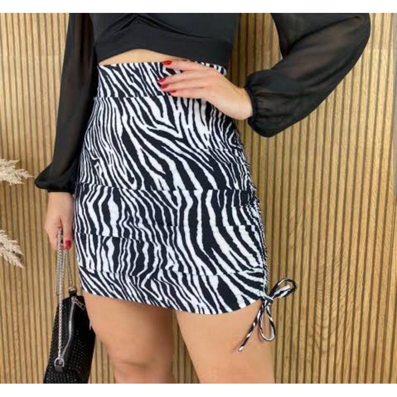 Mini Saia Feminina Franzida na Lateral ajustável gringa
